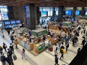 R5駅物産展様子①